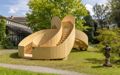 Un escalier en bois fait sensation à la Design Biennale de Zurich